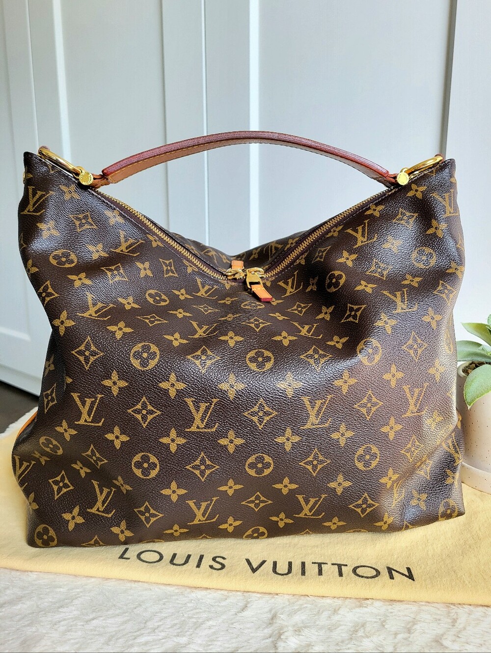 💕Louis Vuitton Hobo Bag SULLY MM Monogram